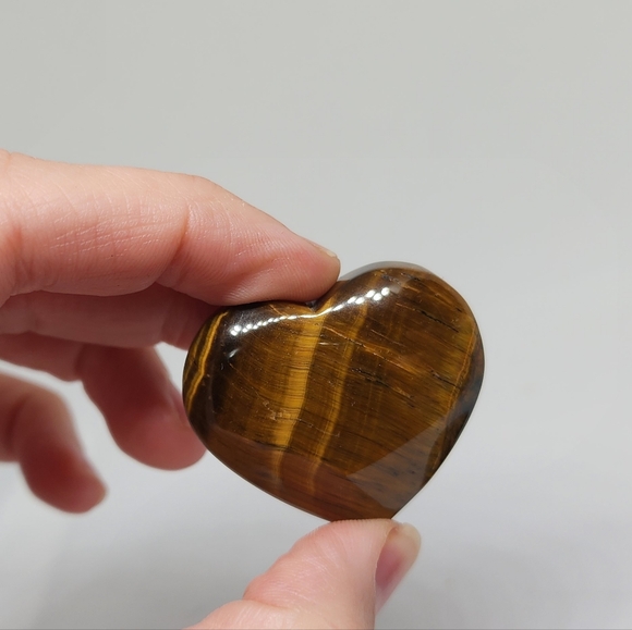 Tigers Eye hearts and stegosaurus - Picture 5 of 5
